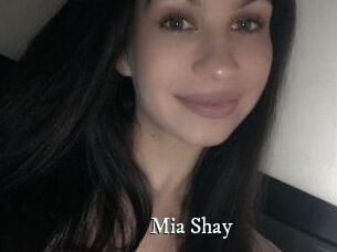 Mia_Shay